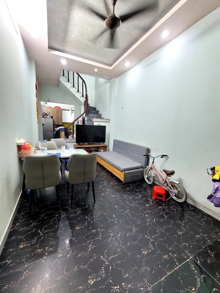 Nhà 33m² 4 Tầng Kinh Doanh 7 Tỷ, Ô Tô Đỗ Gần, Gần Ga Metro La Khê