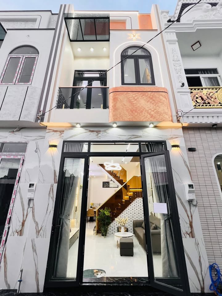 Nhà Trệt Lầu 41m² - Hẻm Nguyễn Văn Cừ, Cần Thơ - Giá 3.1 Tỷ