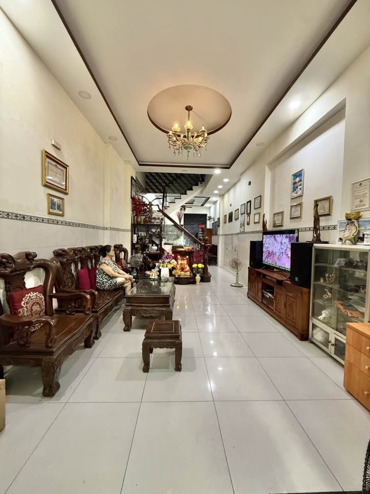 Nhà Phố Đường Số 8 Bình Tân 100m² - Mặt Tiền Kinh Doanh Hiệu Quả!