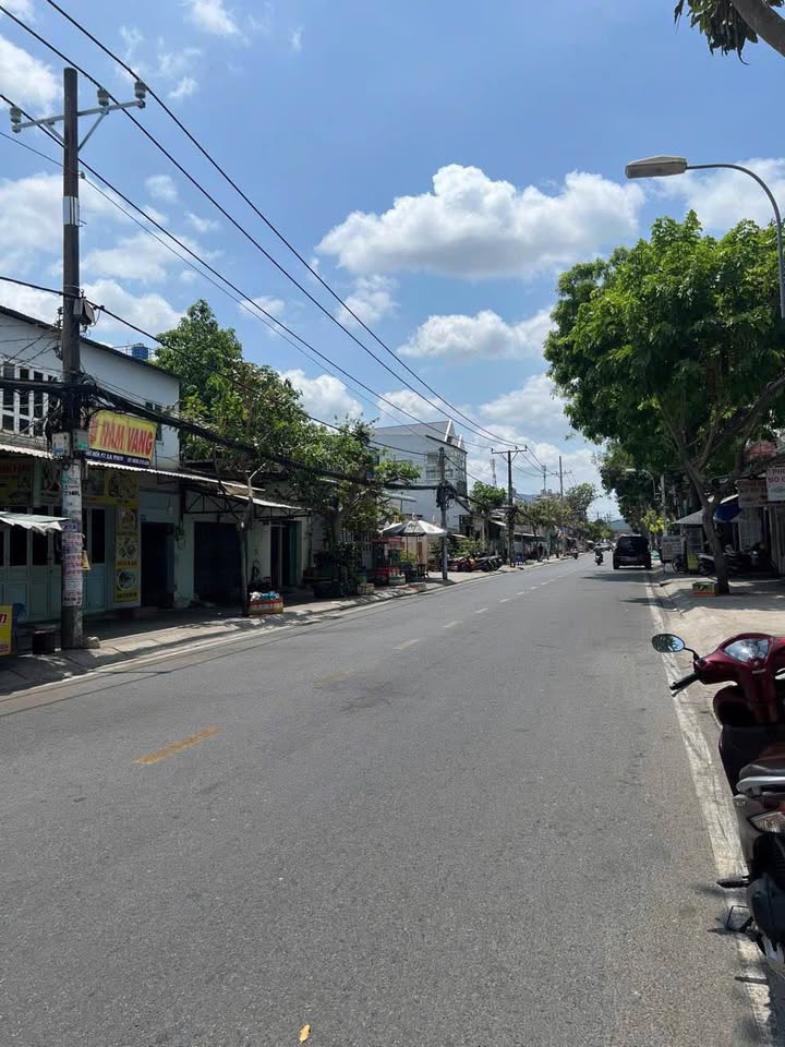 Nhà Mặt Tiền Phạm Thế Hiển Q8 - 82m², Nở Hậu L - Giá 7.9 Tỷ