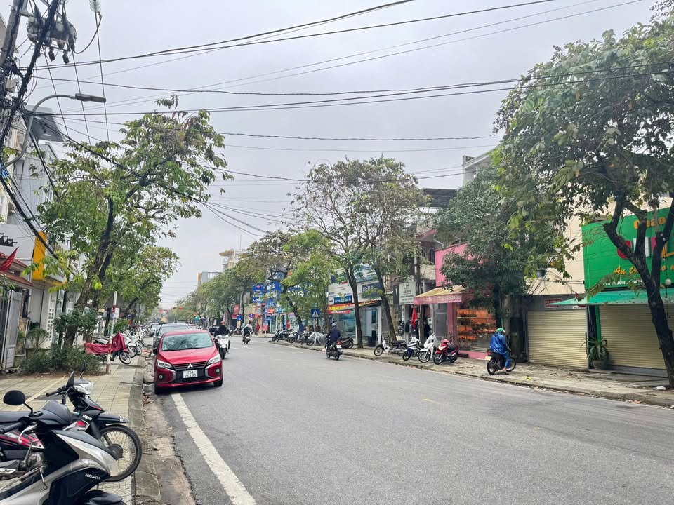 Nhà Phố 102m² Mặt tiền Trường Chinh, Huế - Kinh doanh siêu lợi nhuận!