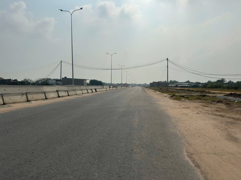 Đất 2 Mặt Tiền ĐT 823 Đức Hòa 85m² Sổ Riêng, Giá 3 Tỷ