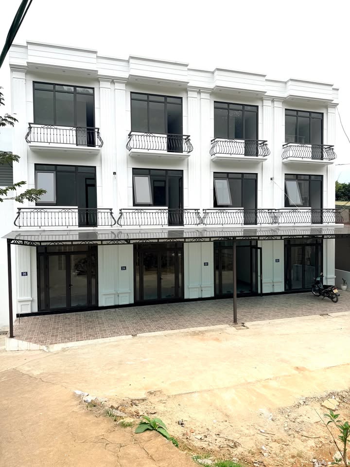Nhà 3 Tầng Phố Lê Hoàn, Hà Giang - 66m² Sổ Đỏ, Giá 2 Tỷ