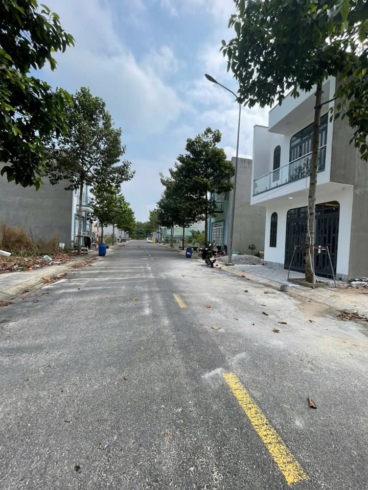 Nhà Trệt Lầu Mỹ Phước Bến Cát 60m² - Sổ Đỏ Full Thổ Cư Giá 1.8 Tỷ