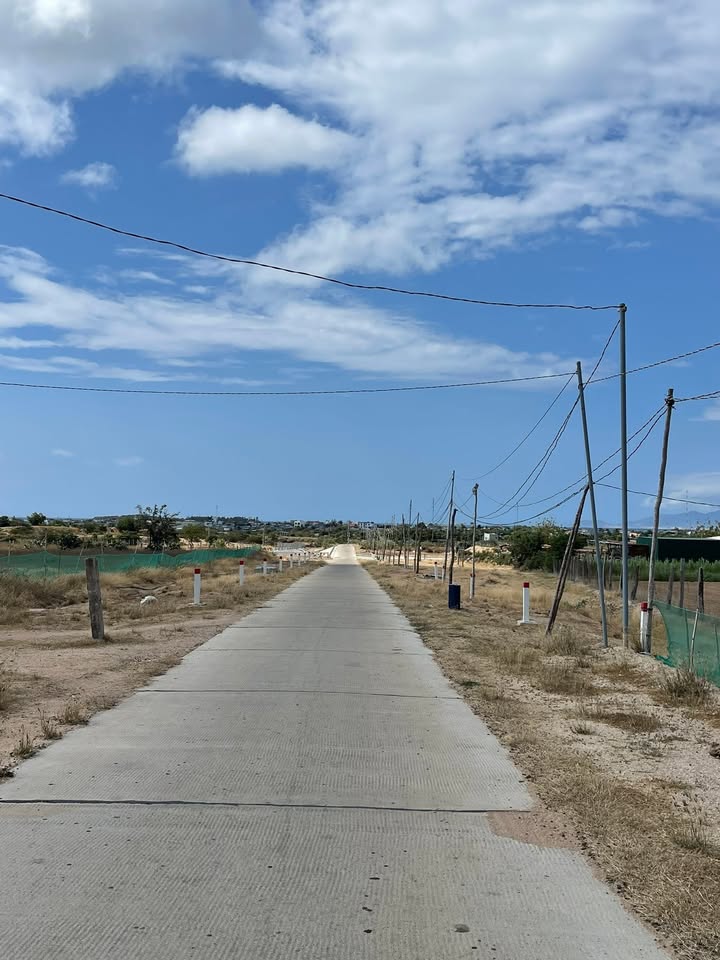 Đất Vườn Ninh Thuận 2000m² - Mặt Tiền Đường Xe Tải, Giá 1.2 Tỷ