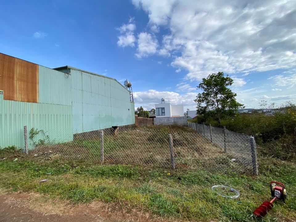 2 Lô Đất Nền Hẻm Đổ Nhuận Pleiku 300m² - Ô Tô Tận Nơi, Sổ Đỏ Sẵn!