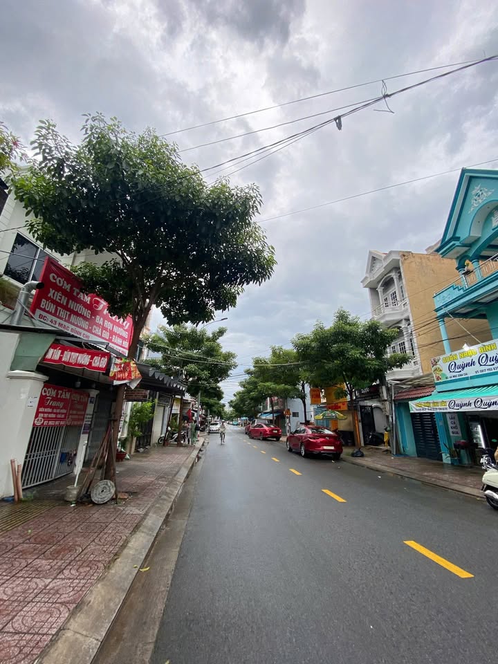 Đất Vàng Mạc Đĩnh Chi 128m² - Ngang 6.1m, Sổ Đỏ, Giá 8.8 Tỷ