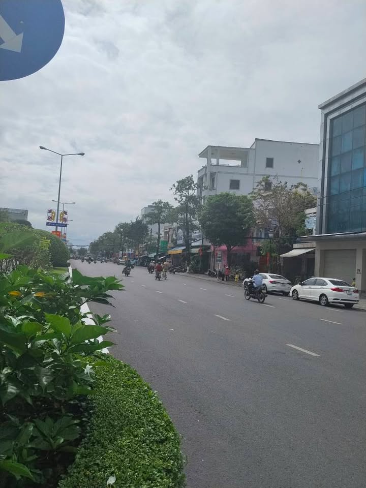 Tòa nhà Mặt tiền Trần Phú Rạch Giá 300m² - Dòng tiền ổn định!