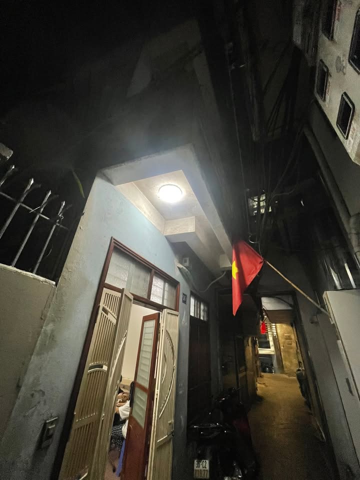 Nhà Phố Trích Sài 28m² - Cách Hồ Tây 1 Bước - Giá 5 Tỷ