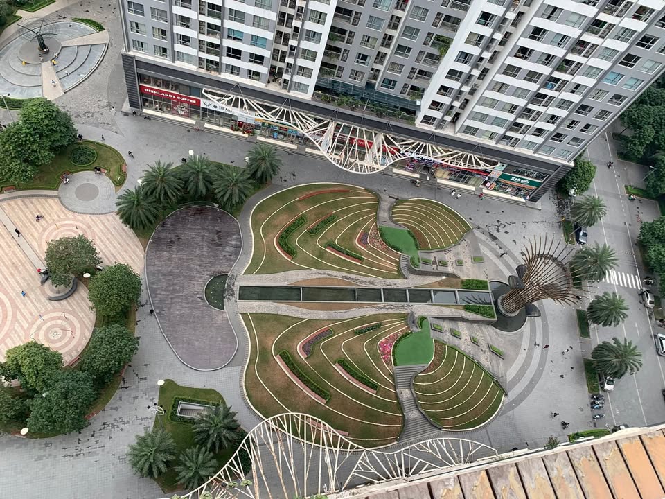 Chung cư Times City 73m² 2PN - Tầng trung view Quảng trường - Giá 8.95 tỷ