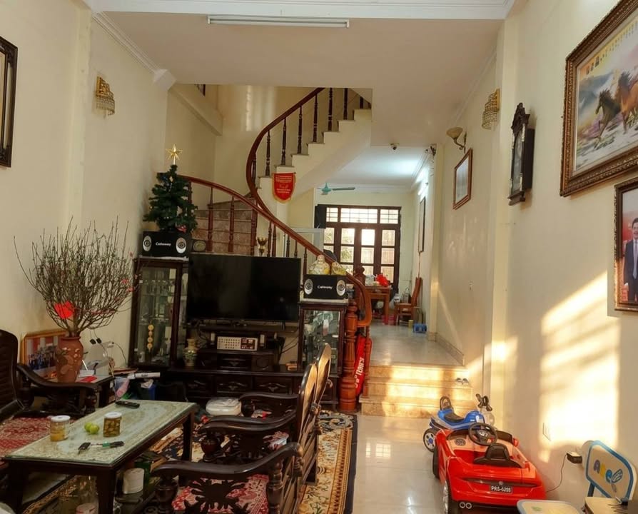 Nhà Mặt Tiền Bắc Từ Liêm 61m² x 4 Tầng - Ô Tô Đỗ Cửa, Gần Tây Hồ