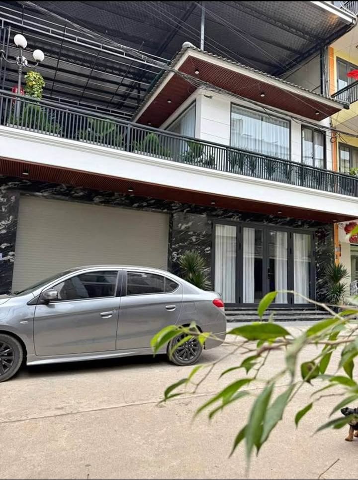 Bán nhà Starlake Xuân Đỉnh 282m² - Sân Vườn Đầy Đủ, Sổ Đỏ Sẵn Sàng