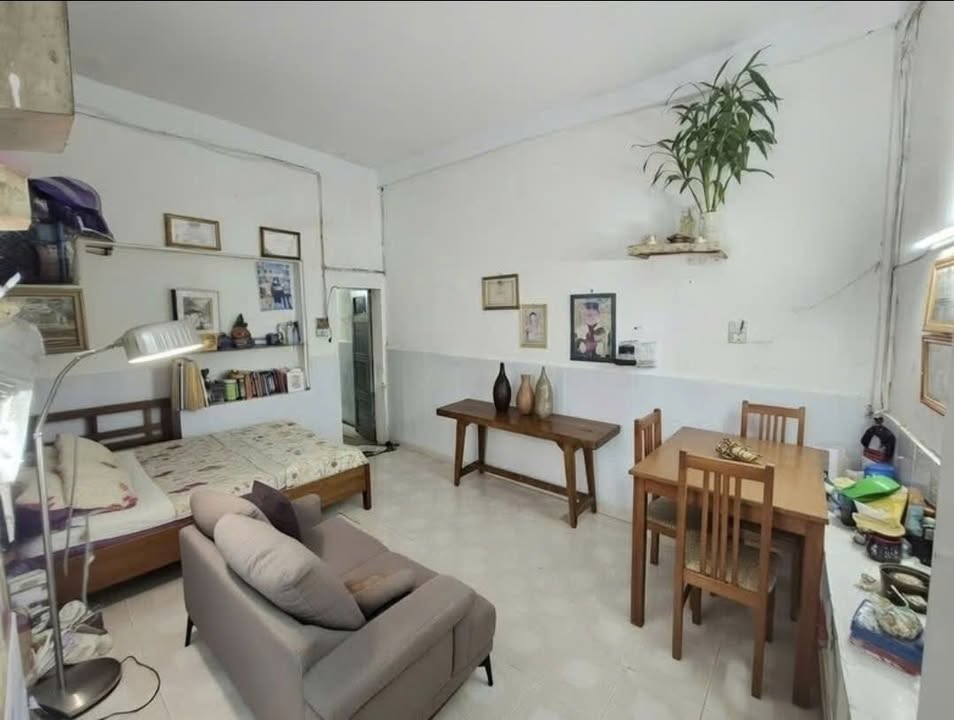 Nhà riêng 25m² Đà Nẵng - Sổ đỏ sẵn sàng, chỉ 1.5 tỷ!