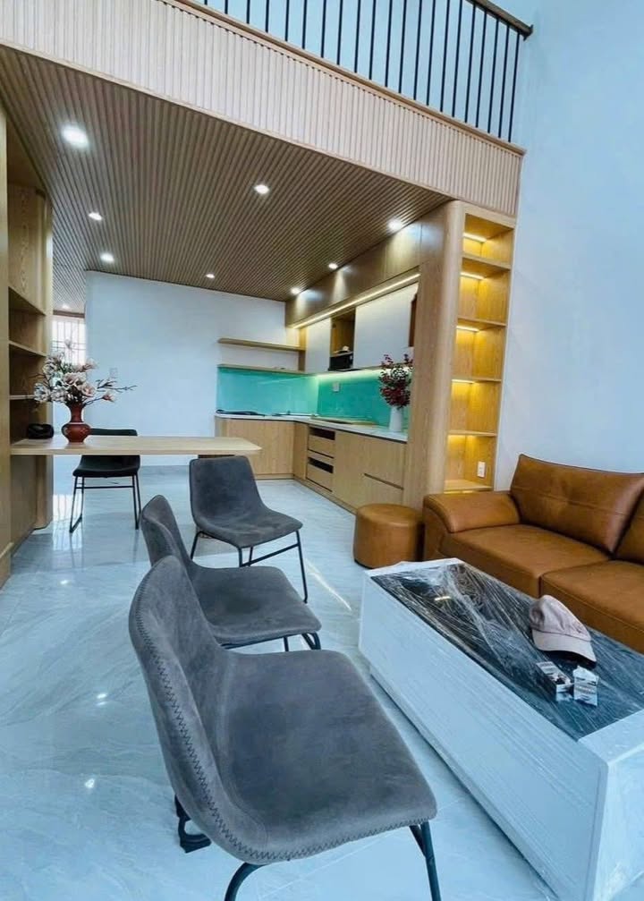 Nhà đẹp 90m² Hẻm Phan Đình Phùng Quảng Ngãi - Ô tô vào tận nhà!