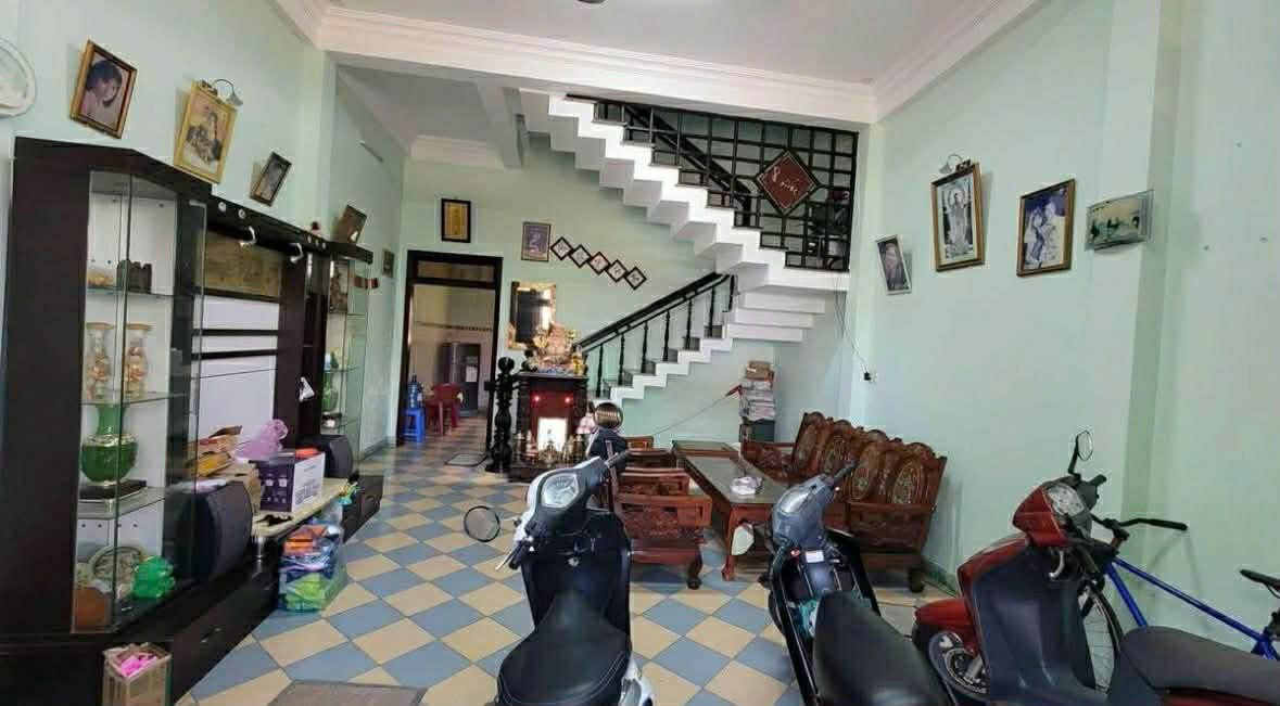 Nhà riêng Hoàng Văn Thụ, TP Quảng Ngãi 5 triệu - Full nội thất, vào ở ngay!