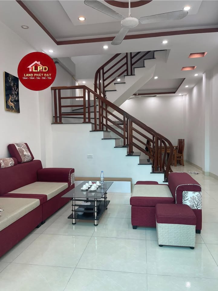 Nhà Riêng Ngõ Nam Thành 50m² - Ô tô vào tận nhà!