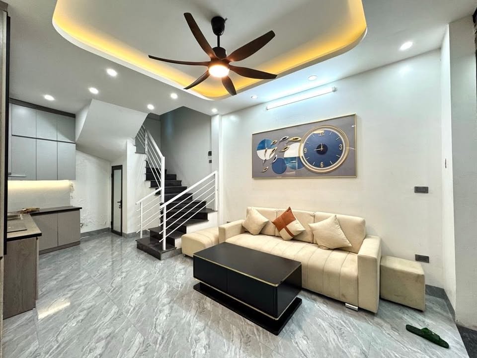 Nhà riêng Lê Văn Lương 33m² 8 tỷ hơn - Sổ nở hậu, vị trí vàng!