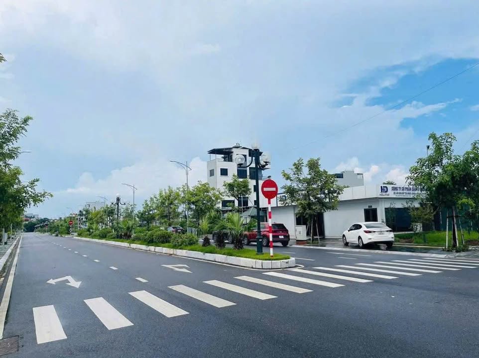 Đất nền Đồng Triều 76.5m² - Sổ hồng chính chủ, view công viên!