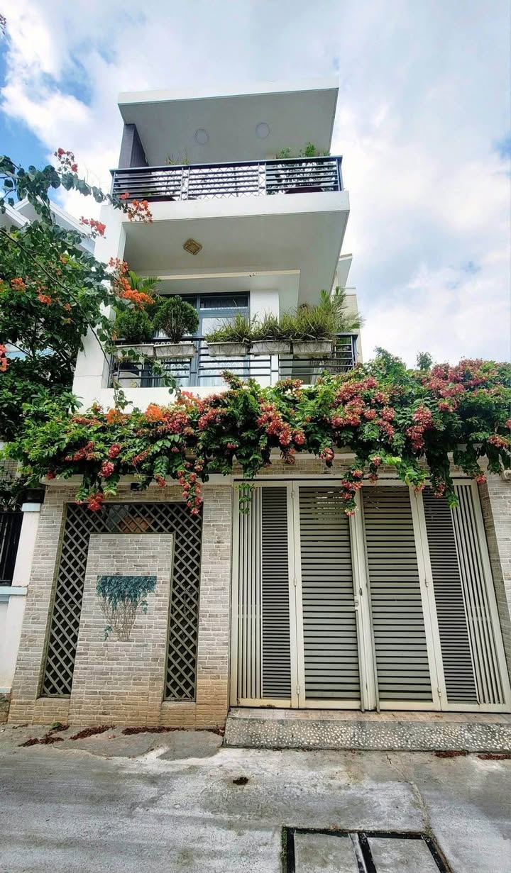 Nhà 1 Trệt 2 Lầu Full Nội Thất Sang Trọng KDC Ga Lê Duẩn Phan Thiết - 3.6 Tỷ