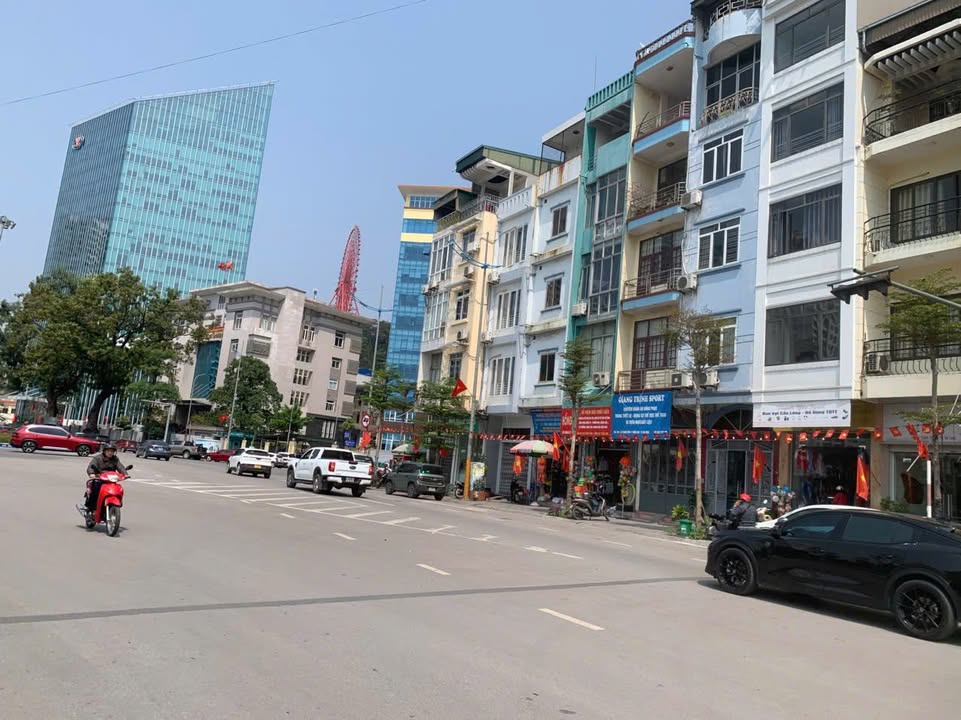 Cho thuê nhà mặt tiền Lê Thánh Tông, Hạ Long - Kinh doanh sầm uất