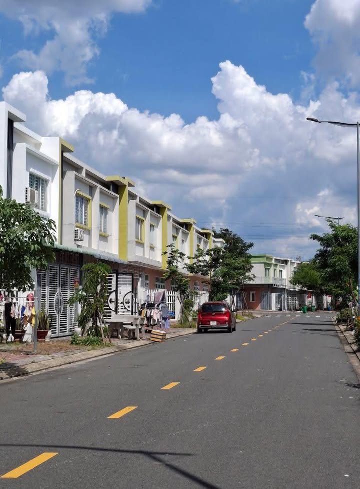 Nhà 2 Tầng 70m² Ecohome 2 Mỹ Phước - Giá 1 Tỷ xxx