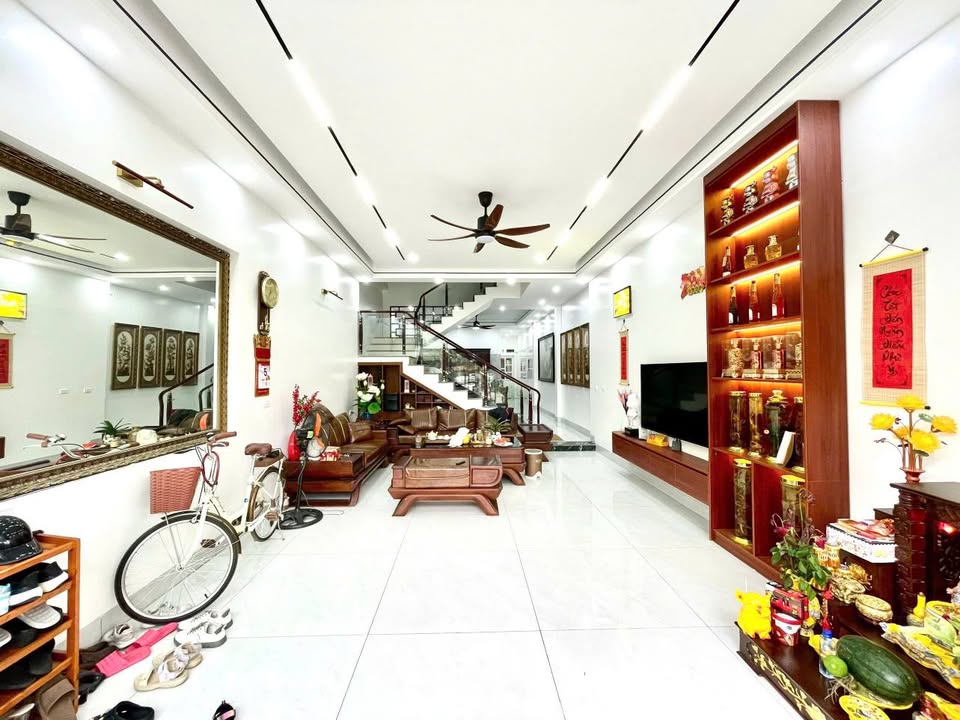 Nhà 3 Tầng Đường Điện Biên, Cốc Lếu, Lào Cai 100m² - Sổ Hồng Sẵn!