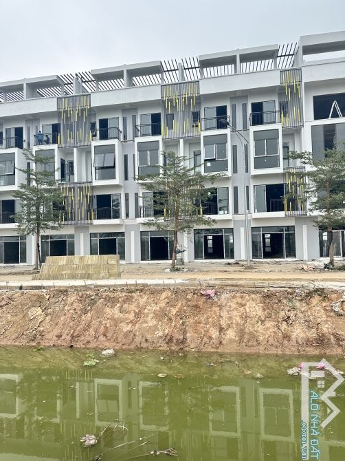 Shophouse 5 tầng mặt tiền 5m P. Tân Tựu, Hà Nam - Kinh doanh đắc lợi