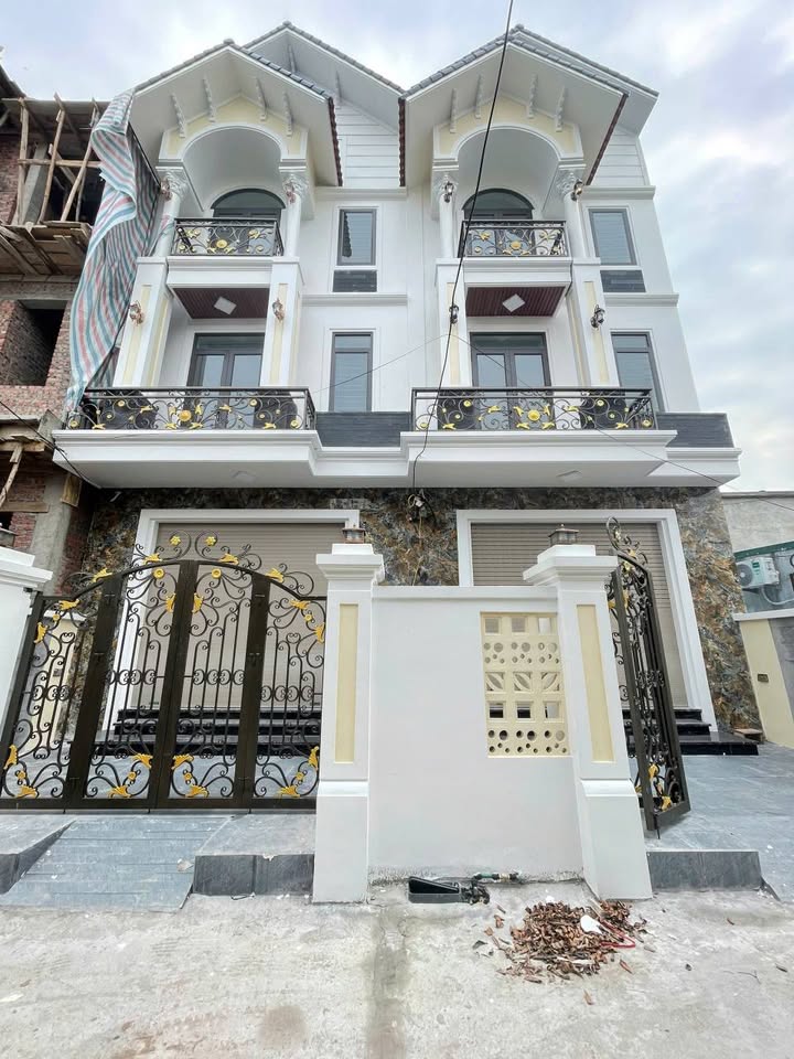 Nhà 3 Tầng Tân Cổ Điển 40m² - Sổ Đỏ Chính Chủ, Tặng Full Nội Thất Tại An Dương, Hải Phòng