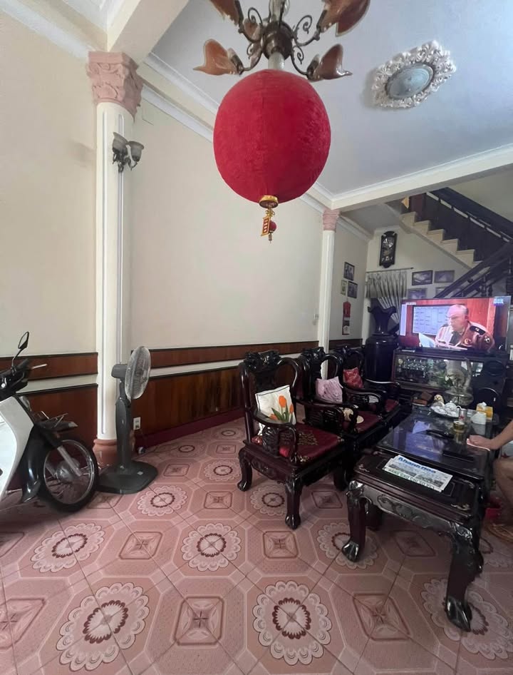 Nhà 3 Tầng Mặt Tiền 6m Phường Tân Tiến, Nha Trang - 105.6m² - 13.5 Tỷ