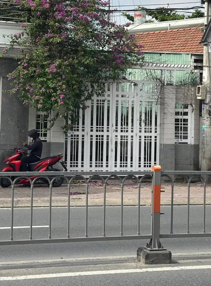 Nhà Mặt Tiền Tô Ký Hóc Môn 189m² - 1x Tỷ, Sổ Hồng Riêng