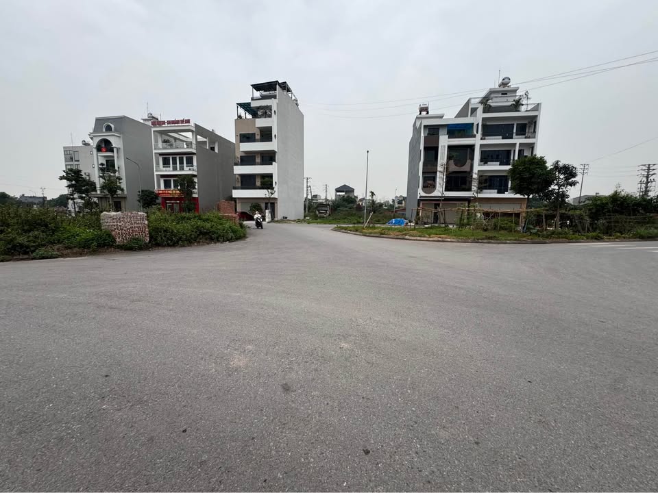 Đất nền góc 112.5m² - Kinh doanh sầm uất Hoàng Văn Thái, Bắc Giang