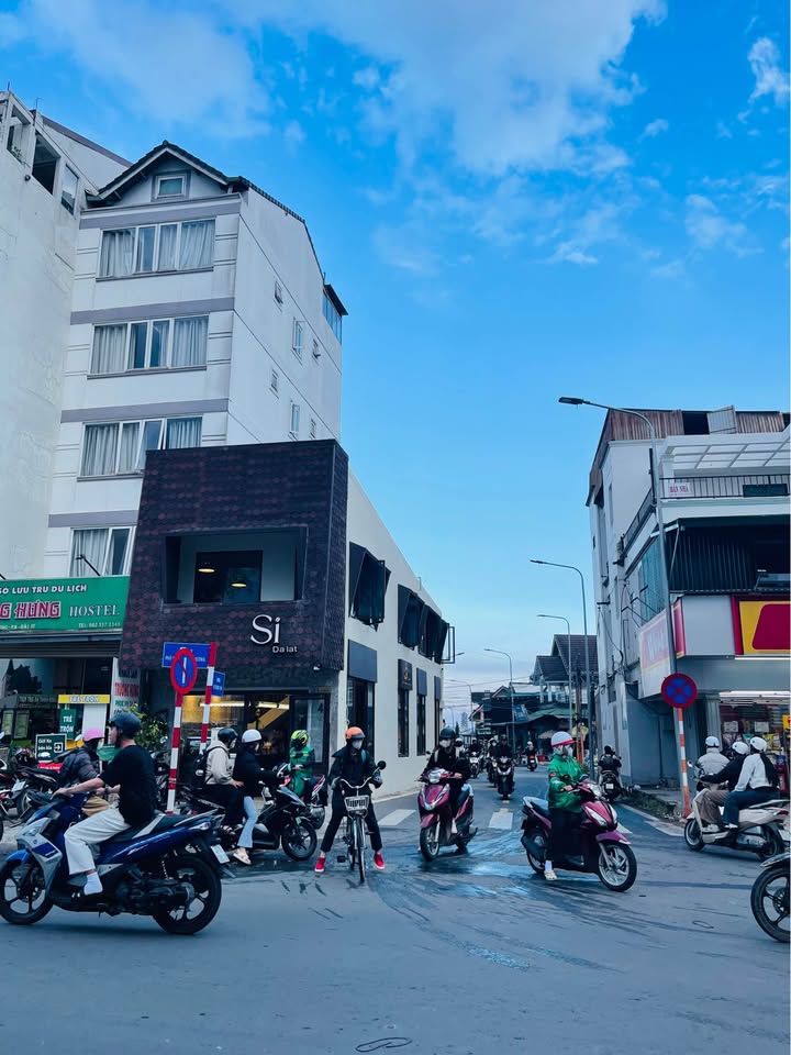 Bán Gấp Townhouse 121m² Sổ Riêng - Gần Ngã 5 Đại Học, Buôn Ma Thuột