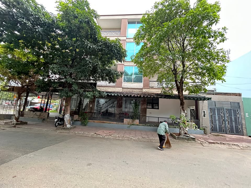 Cho thuê nhà góc 2 mặt tiền Liên Phường, TP Thủ Đức - Kinh doanh đắc lợi