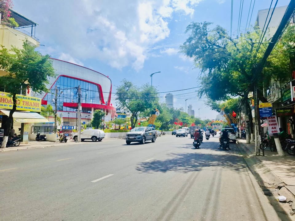 Nhà phố Thái Nguyên Nha Trang 16.6 tỷ - Mặt tiền kinh doanh đắc địa!