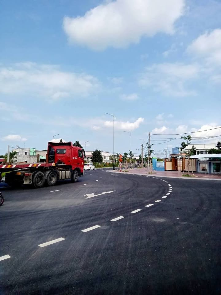 Bán Đất Vĩnh Long 3600m² Mặt Tiền 30m - Vị Trí Vàng Cạnh Vòng Xoay Tân Ngãi