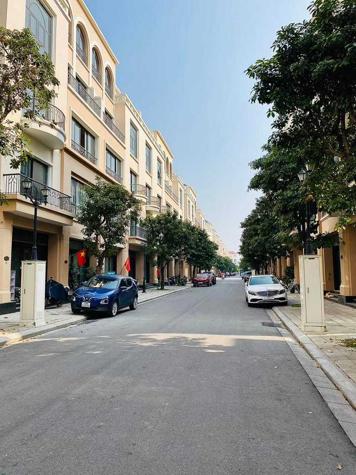 Căn hộ Cọ Xanh Vinhomes OP 62.5m² - Sẵn sổ, view công viên!