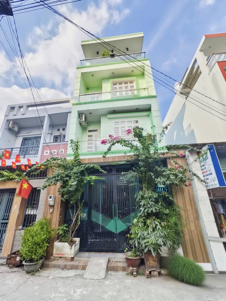 Nhà Lê Trọng Tấn 100m², Tân Phú - Ô tô vào tận nhà!