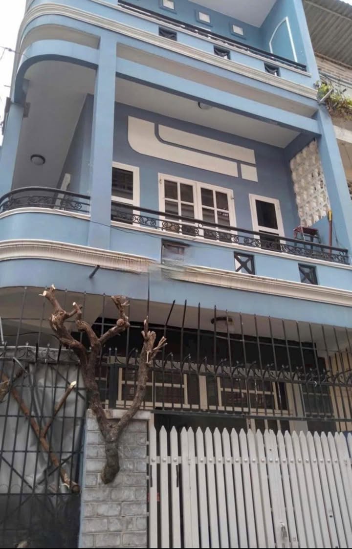 Nhà Nguyên Căn Cho Thuê Quận 10 - Hẻm Xe Hơi, 2PN, 3 Lầu Giá 17 Triệu