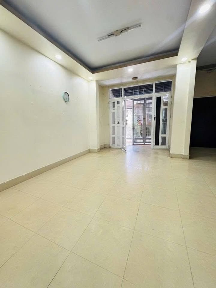 Nhà Lô Góc Võ Văn Kiệt, Quận 6 - 75m² (2 Tầng) - Hơn 7 Tỷ, Dòng Tiền 12 Triệu/Tháng