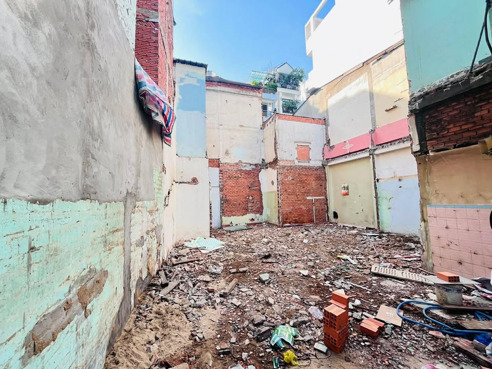 Bán Đất Vàng Quận 10 - Mặt Tiền Hùng Vương 80m² - Giá 11.5 Tỷ