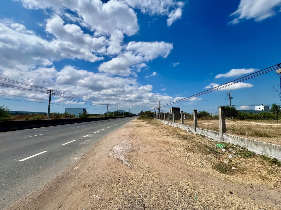 Bán Gấp Nhà Vườn 21.859m² Mặt Tiền Quốc Lộ 1A, Bình Thuận - Thu Nhập 20 Triệu/Tháng