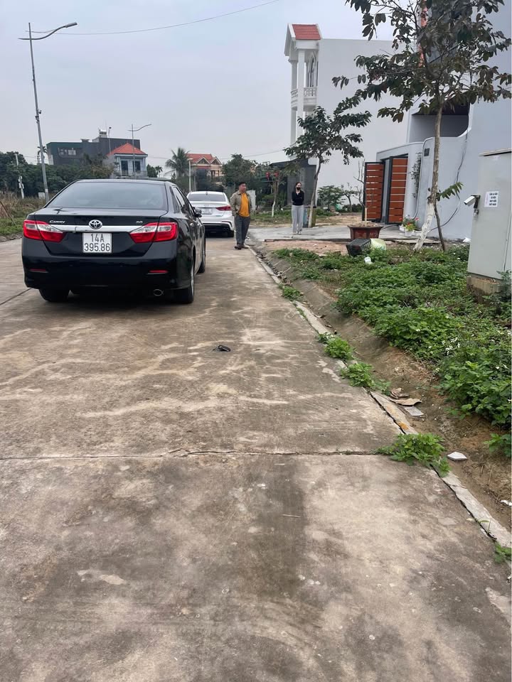 Đất nền Đô thị Yên Lâm 3, Đông Triều - 90m² giá 1.6 tỷ, xây nhà đông đúc