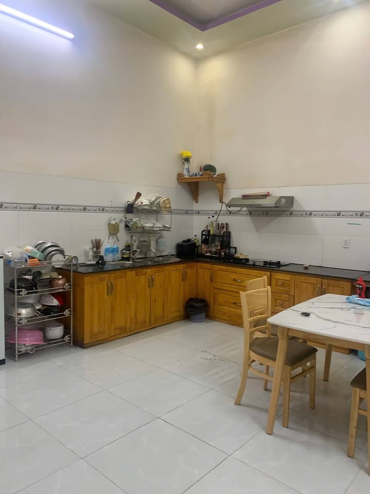 Bán Nhà Mặt Tiền Đường Nghĩa Tân, Gia Nghĩa - 2.05 Tỷ, 210m², Sổ Đỏ