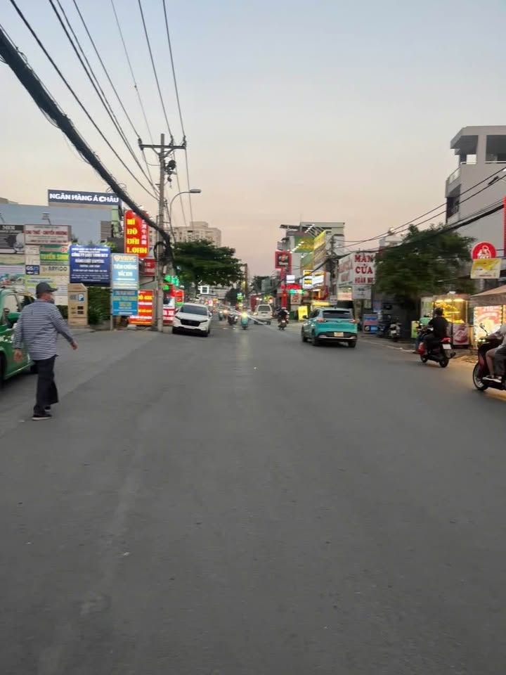 Nhà Mặt Tiền Nguyễn Duy Trinh, Quận 2 165m² - Mặt tiền kinh doanh đắc địa!