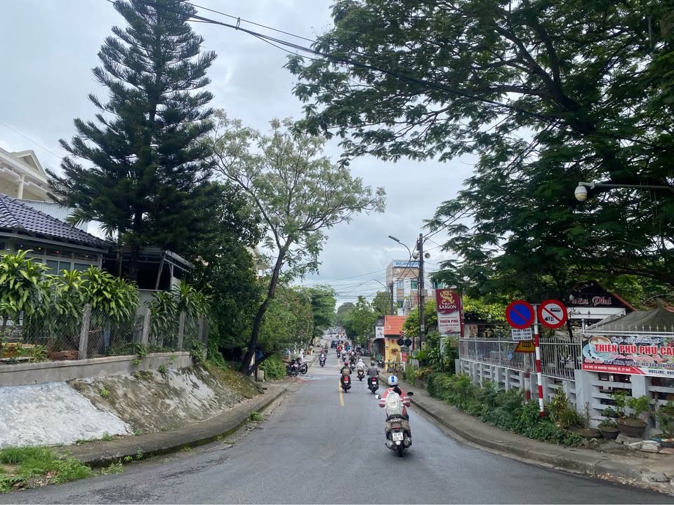 Khách sạn Nguyễn Trường Tộ Huế 300m² 2x tỷ - Mặt tiền kinh doanh