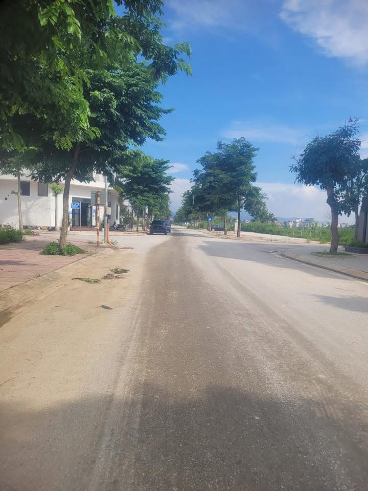 Đất nền Mai Pha, Lạng Sơn 240m² - Sổ đỏ chính chủ, mặt tiền 10m