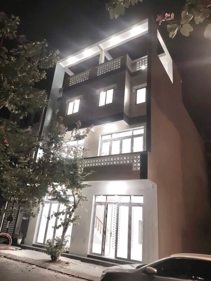 Nhà Mặt Tiền Hoàng Hoa Thám Mỹ Tho 153m² - 7PN, Thang Máy, Giá 22 Triệu