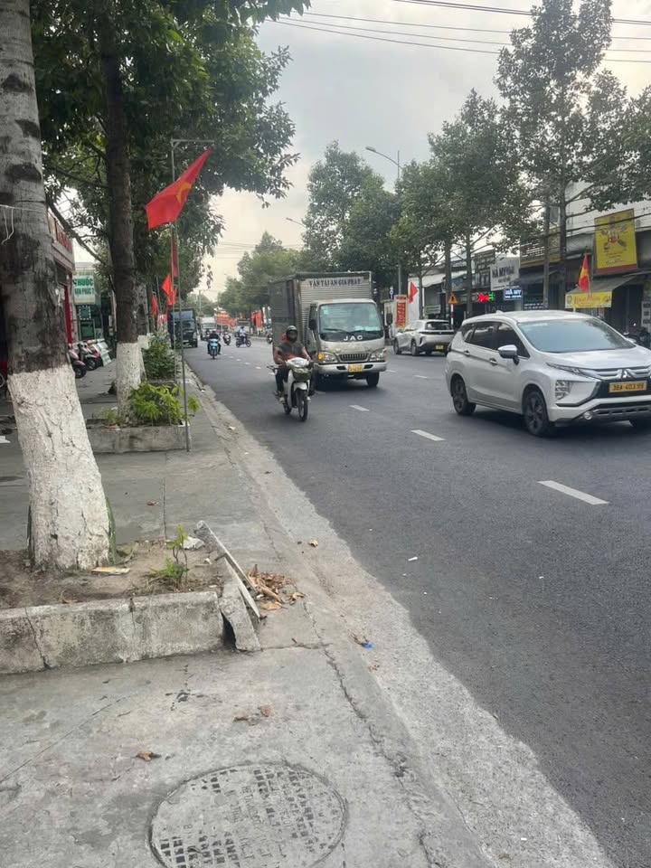 Mặt Tiền VIP Lê Hồng Phong Dĩ An - 171m² Kinh Doanh Đỉnh Cao - 14.5 Tỷ