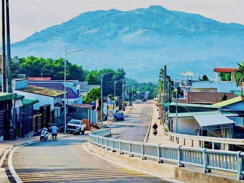 Đất Vàng Bảo Lộc - 270m² Thổ Cư, View Thoáng, Giá 1.3 Tỷ