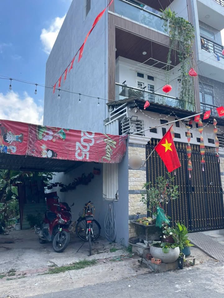 Nhà Phường Phú Hữu, TP Thủ Đức - 54m² - Hẻm Xe Hơi - 5 Tầng - 4.25 Tỷ